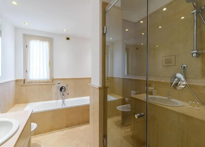 Montenapoleone-duomo Attico Di Lusso E Parcheggio Privato Apartament