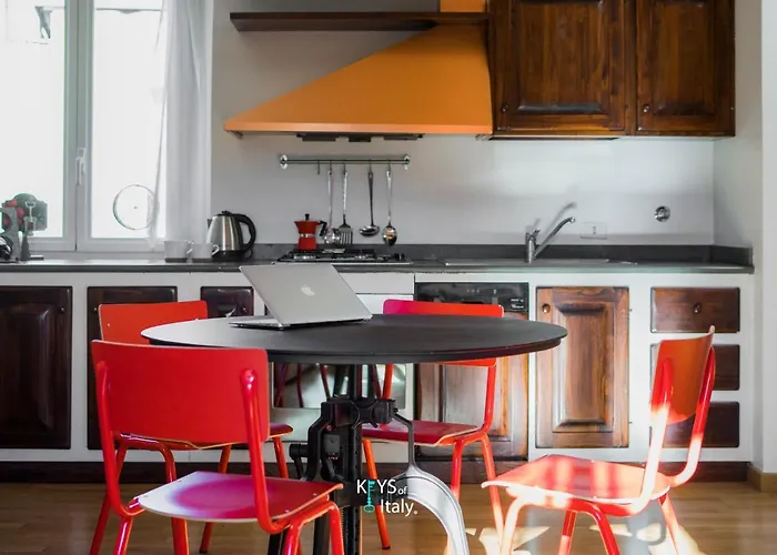 Keys Of Italy - Pontaccio 2 Your Refuge Rouge