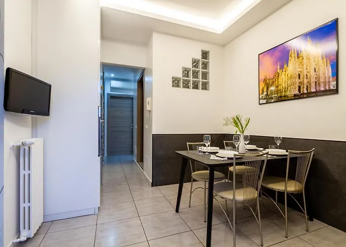 Grazioso Metro Vicinissima Facile Per Arrivare A Duomo Milan