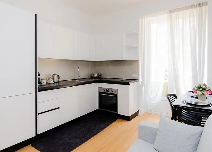 Schiaparelli 4 * מילאנו