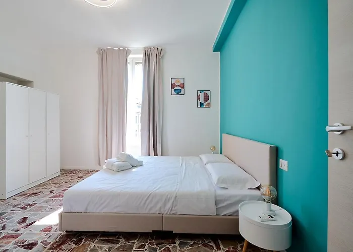 Suity I Cozy Leila מילאנו