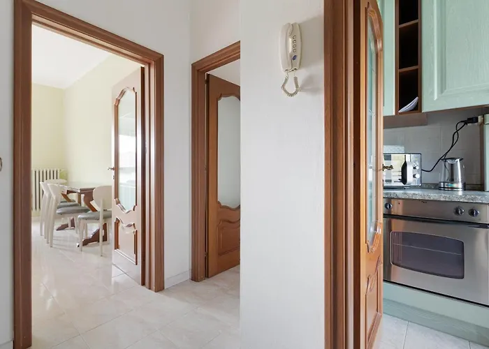 Guesthost - Bonola Mm1 Comfy Apartamento Milán