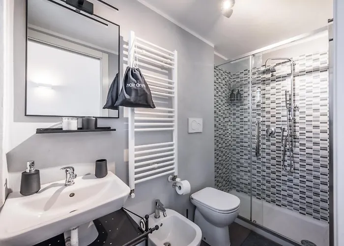 The Minimal Chic - Isola Garibaldi