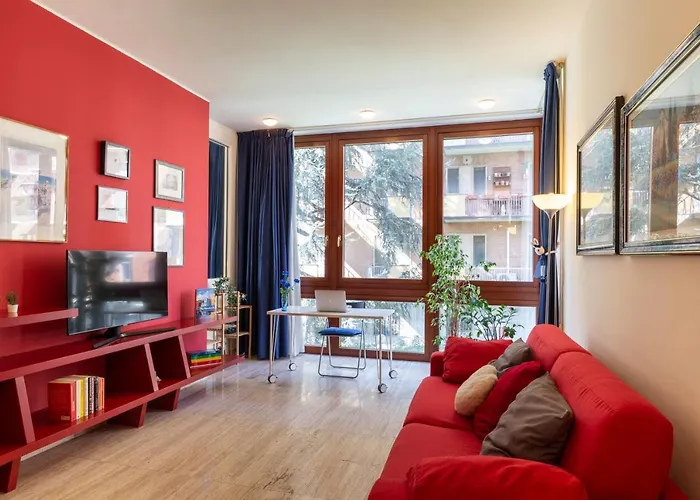 Twins - Tolstoj District ميلان