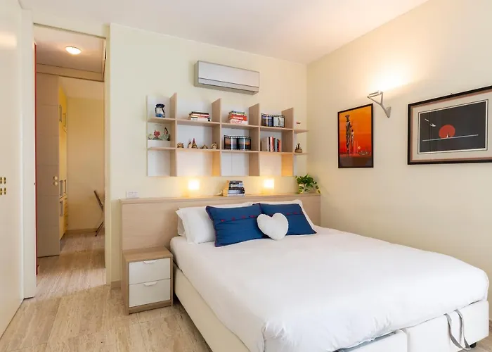 Twins - Tolstoj District *