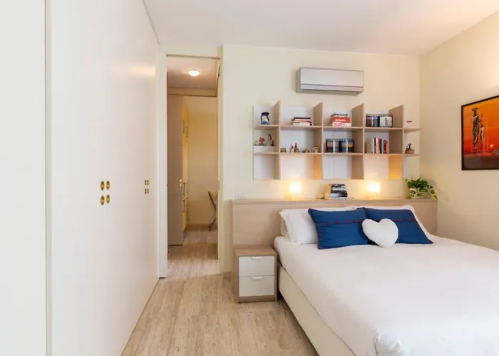 Twins - Tolstoj District شقة ميلان