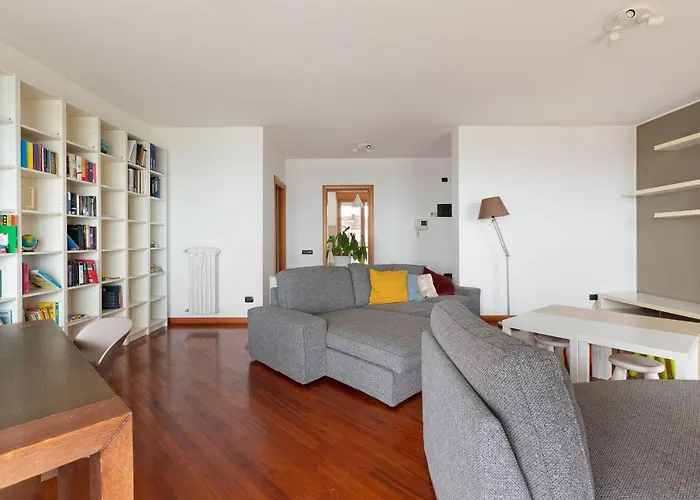Guesthost - Milano-rubattino Comfy - With 2 Terrace Appartement *