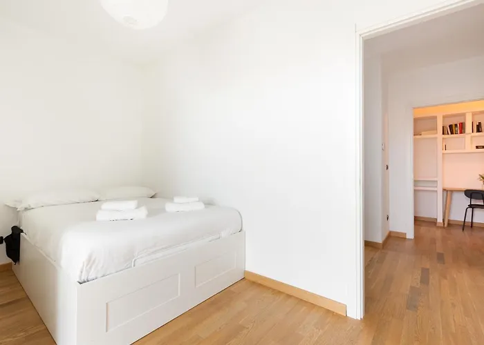 Comfy X3 - With Balcony