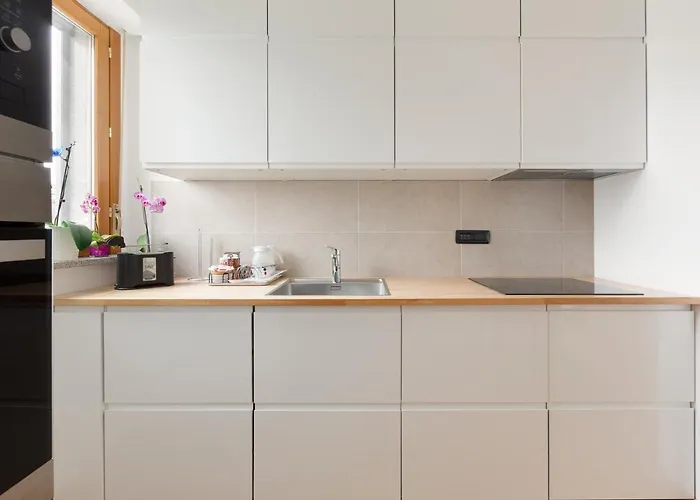 Comfy X3 - With Balcony Hotel