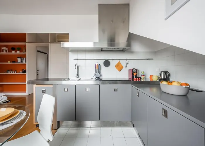 דירה The Orange Attic - Navigli Area מילאנו