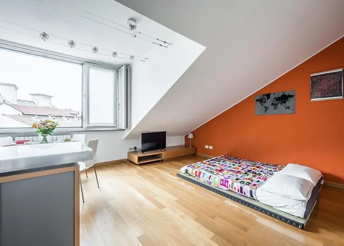 דירה The Orange Attic - Navigli Area מילאנו