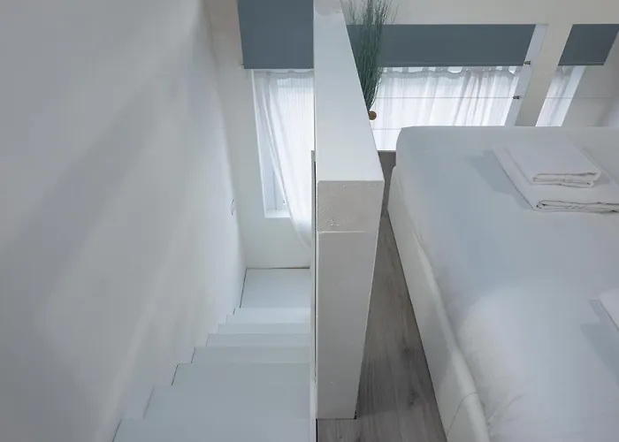 아파트 I Host - Neera 22