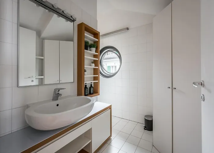 The Orange Attic - Navigli Area מילאנו