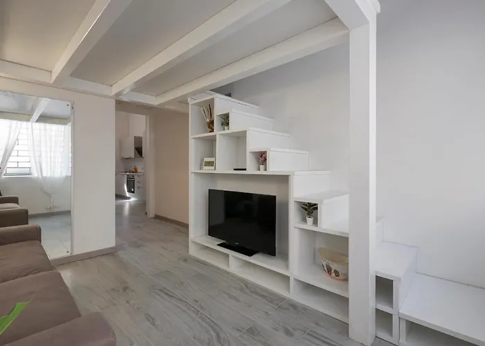 I Host - Neera 22 아파트