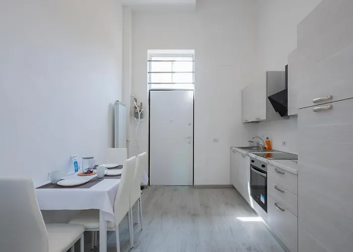 I Host - Neera 22 아파트