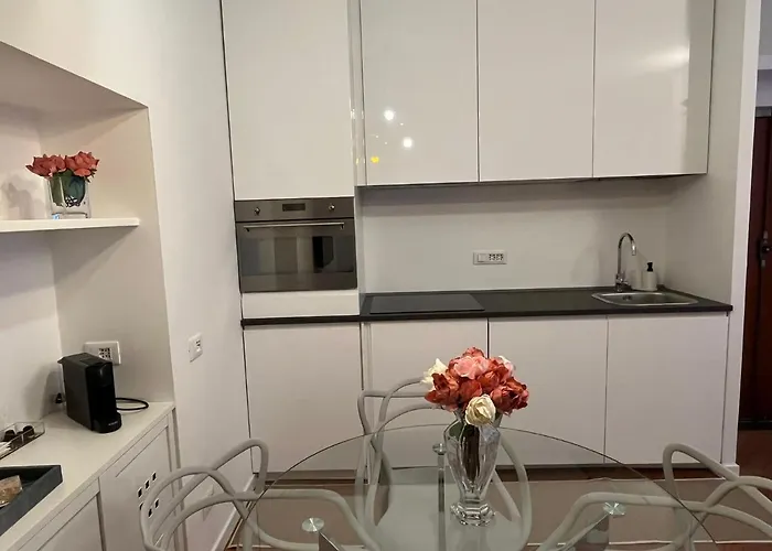 Casa Vercelli Delizioso Bilocale Moderno Nella Vecchia 아파트 *