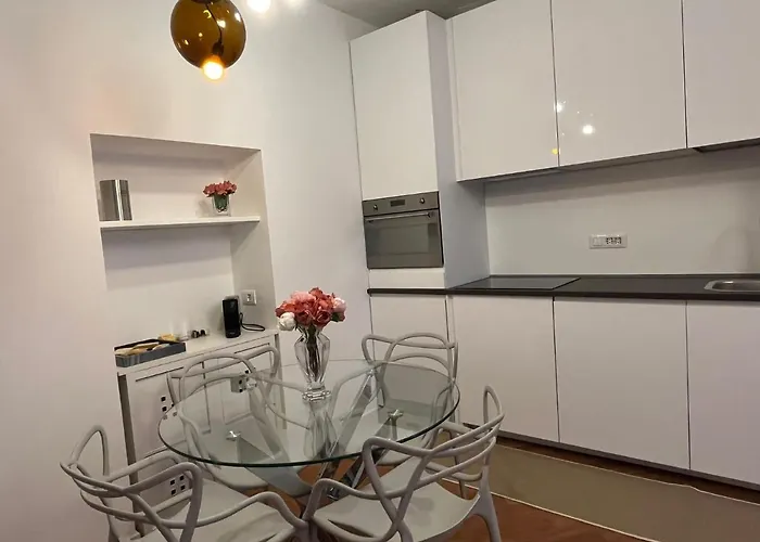 Casa Vercelli Delizioso Bilocale Moderno Nella Vecchia 아파트 *