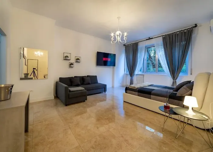 San Babila - Luxury Milanese Appartement *