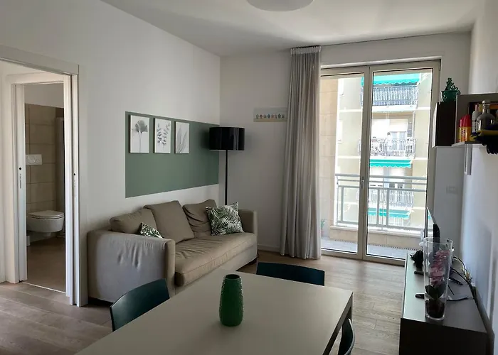 Confortevole Bilocale In Largo Marinai D'italia דירה *