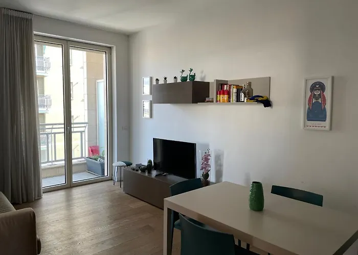 Confortevole Bilocale In Largo Marinai D'italia דירה *