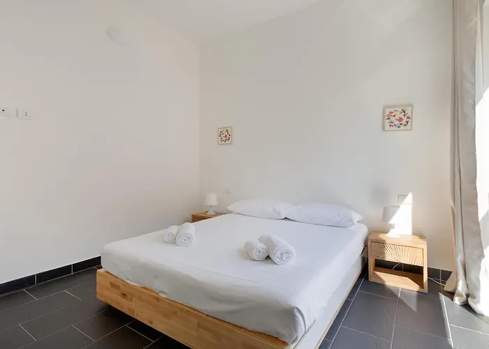 Daire Guesthost - Industrial Design Near M4 Tolstoj Milano