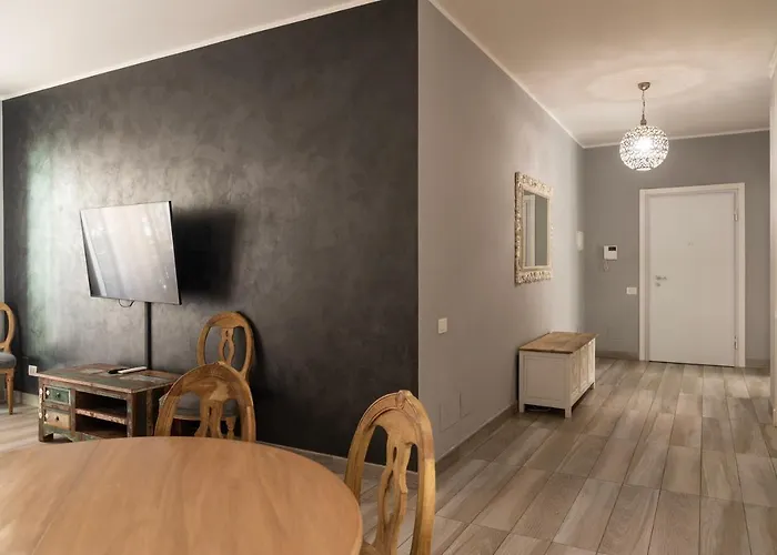 Youhosty - Napoli 35 米兰