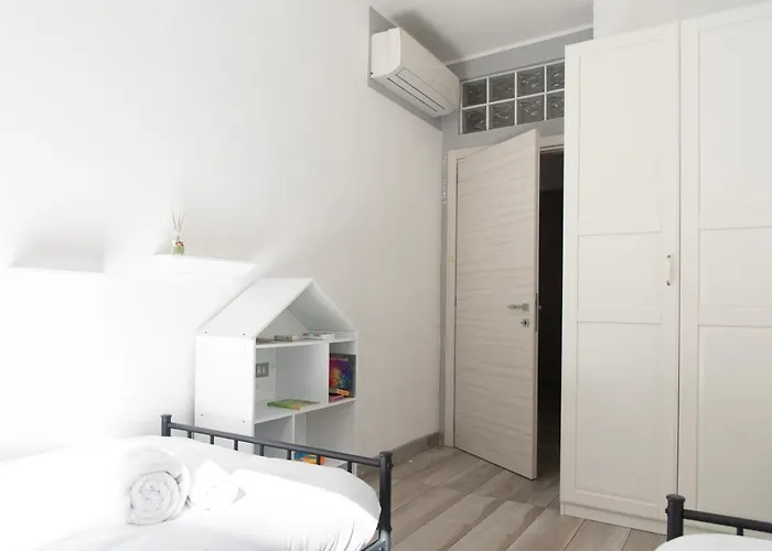 Youhosty - Napoli 35 *