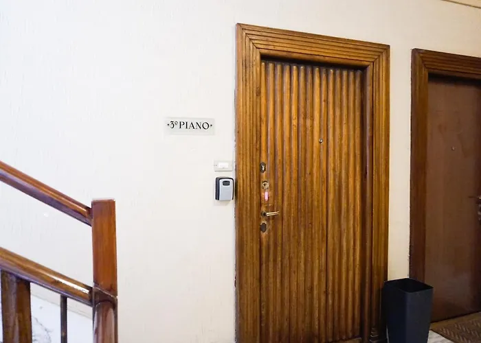 Easy Italy Balcony Апартаменты Милан