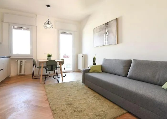 Luminoso Bilocale Con Terrazzino * Milano