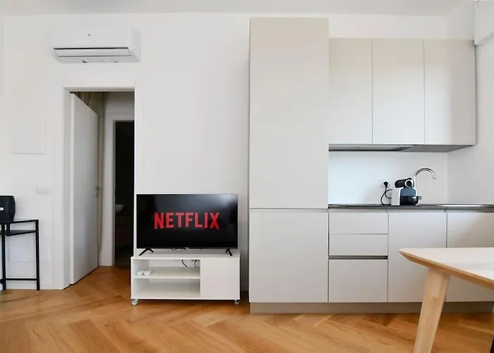 Luminoso Bilocale Con Terrazzino Appartamento Milano