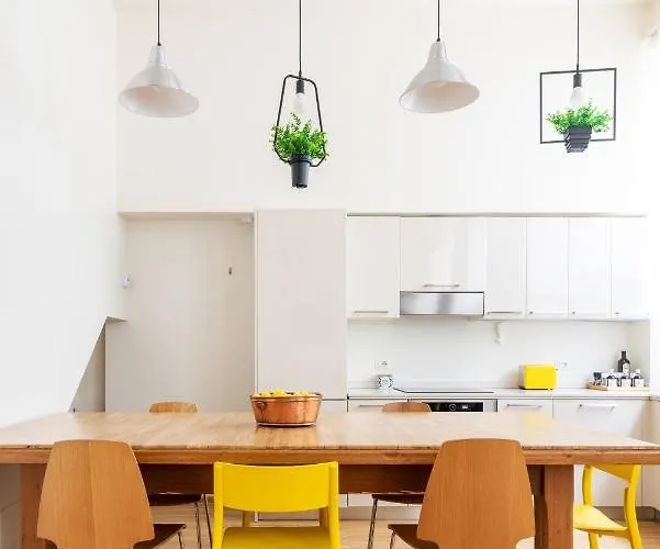 La Casa Colorata - Flats In - Bocconi * Milaan