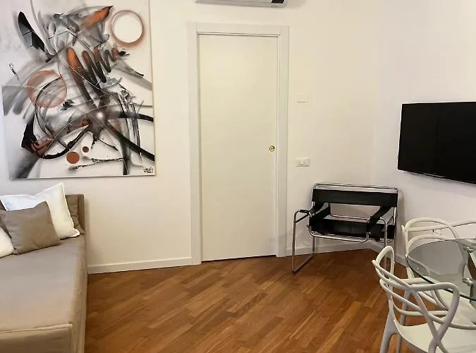 아파트 Casa Vercelli Delizioso Bilocale Moderno Nella Vecchia *