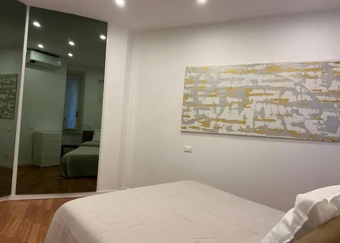 아파트 Casa Vercelli Delizioso Bilocale Moderno Nella Vecchia