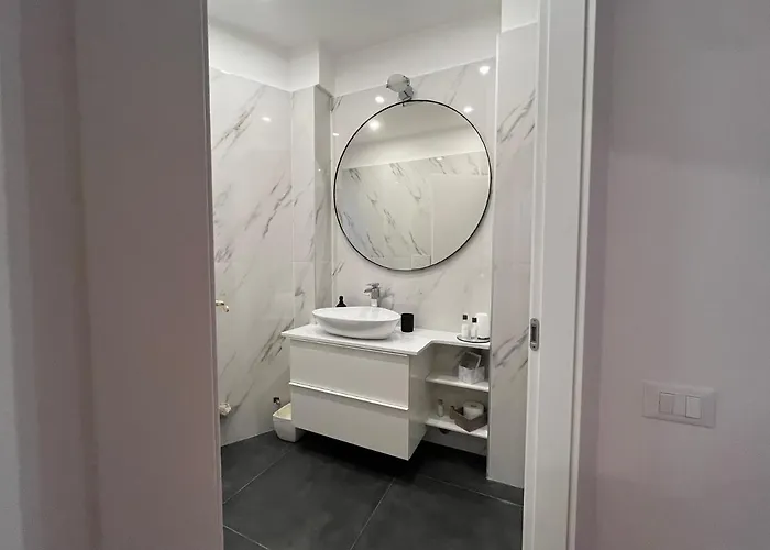 Casa Vercelli Delizioso Bilocale Moderno Nella Vecchia *