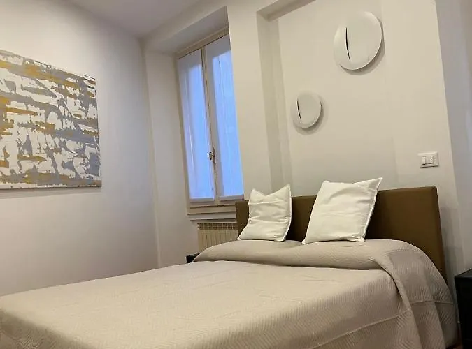 Casa Vercelli Delizioso Bilocale Moderno Nella Vecchia 아파트 *