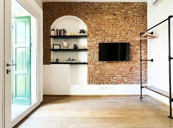 The Mundial - Bosco Verticale View * Milano