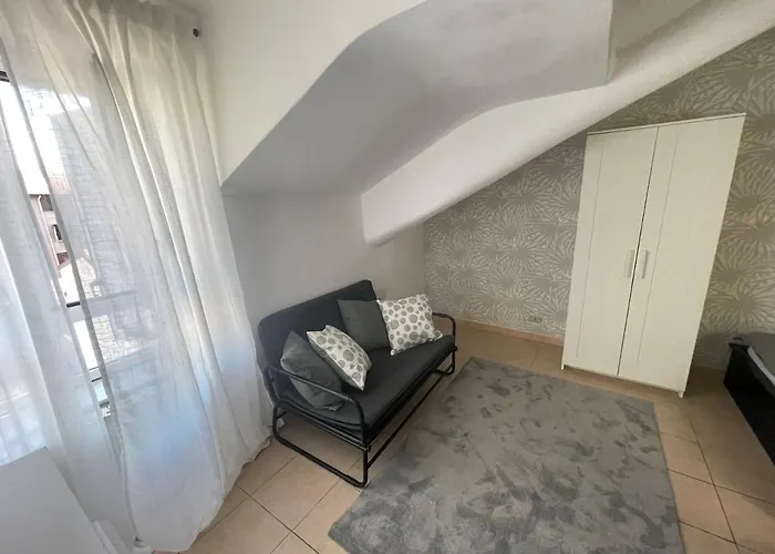 Mansarda Di Nolo-mm Pasteur-red Line *