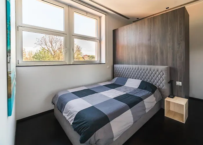 Design - Palestra E Parcheggio Privato *