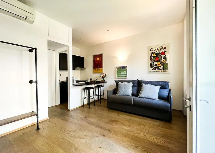 The Mundial - Bosco Verticale View * Milano