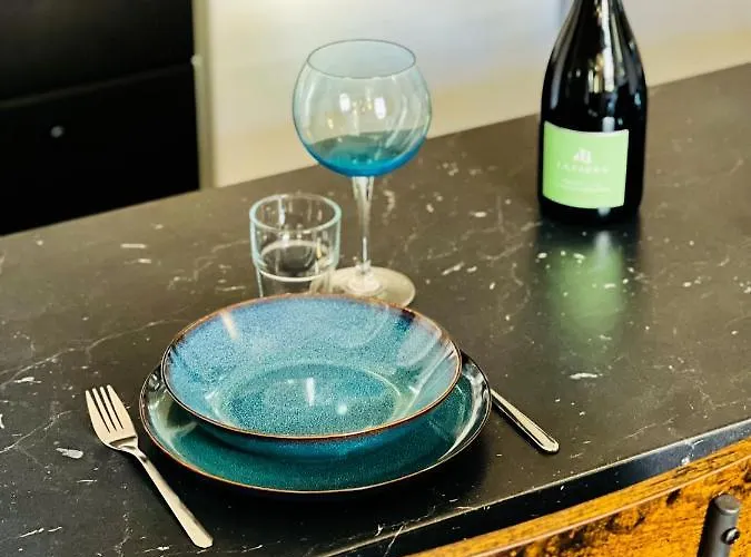 The Mundial - Bosco Verticale View * Milano