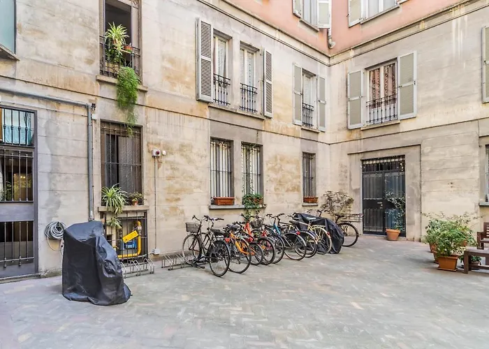 Center Elegant Flat 4-pax - Metro M1 - Fast Wifi - Ac & Balcony Milán