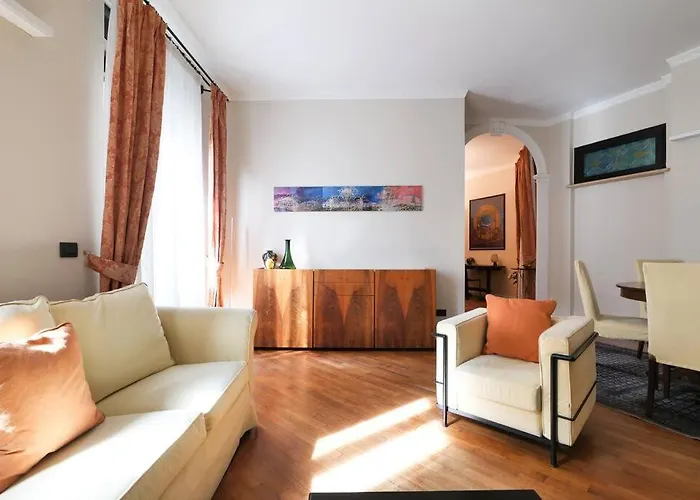 Large And Elegant In Missori Duomo *