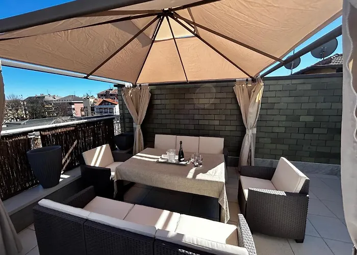 R39 Attic With Terrace And Private Parking * ميلان