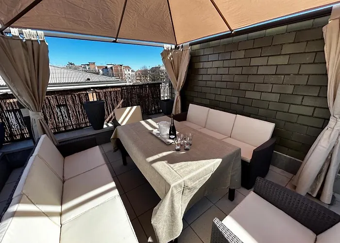 R39 Attic With Terrace And Private Parking * ميلان