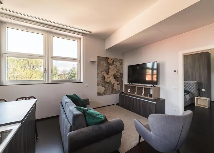 Design - Palestra E Parcheggio Privato Milán