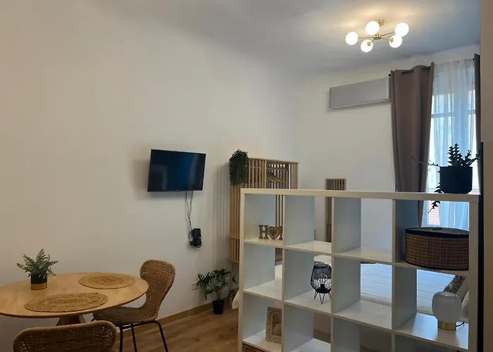 Regina Ai Navigli - Sky Tv, Wifi And Breakfast Box 밀라노