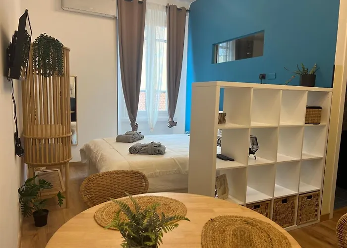 Regina Ai Navigli - Sky Tv, Wifi And Breakfast Box 아파트