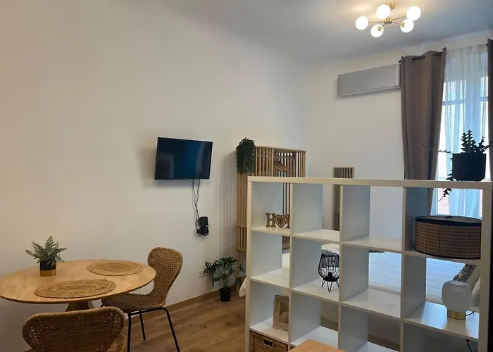 Regina Ai Navigli - Sky Tv, Wifi And Breakfast Box Lejlighed Milano