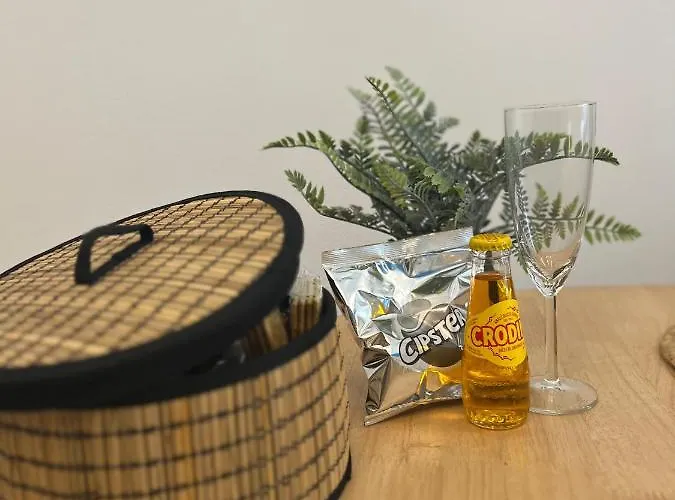 Regina Ai Navigli - Sky Tv, Wifi And Breakfast Box 밀라노