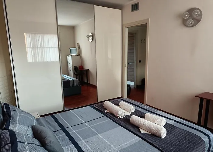 Guest house Double Private Bathroom Bocconi Prada Ied